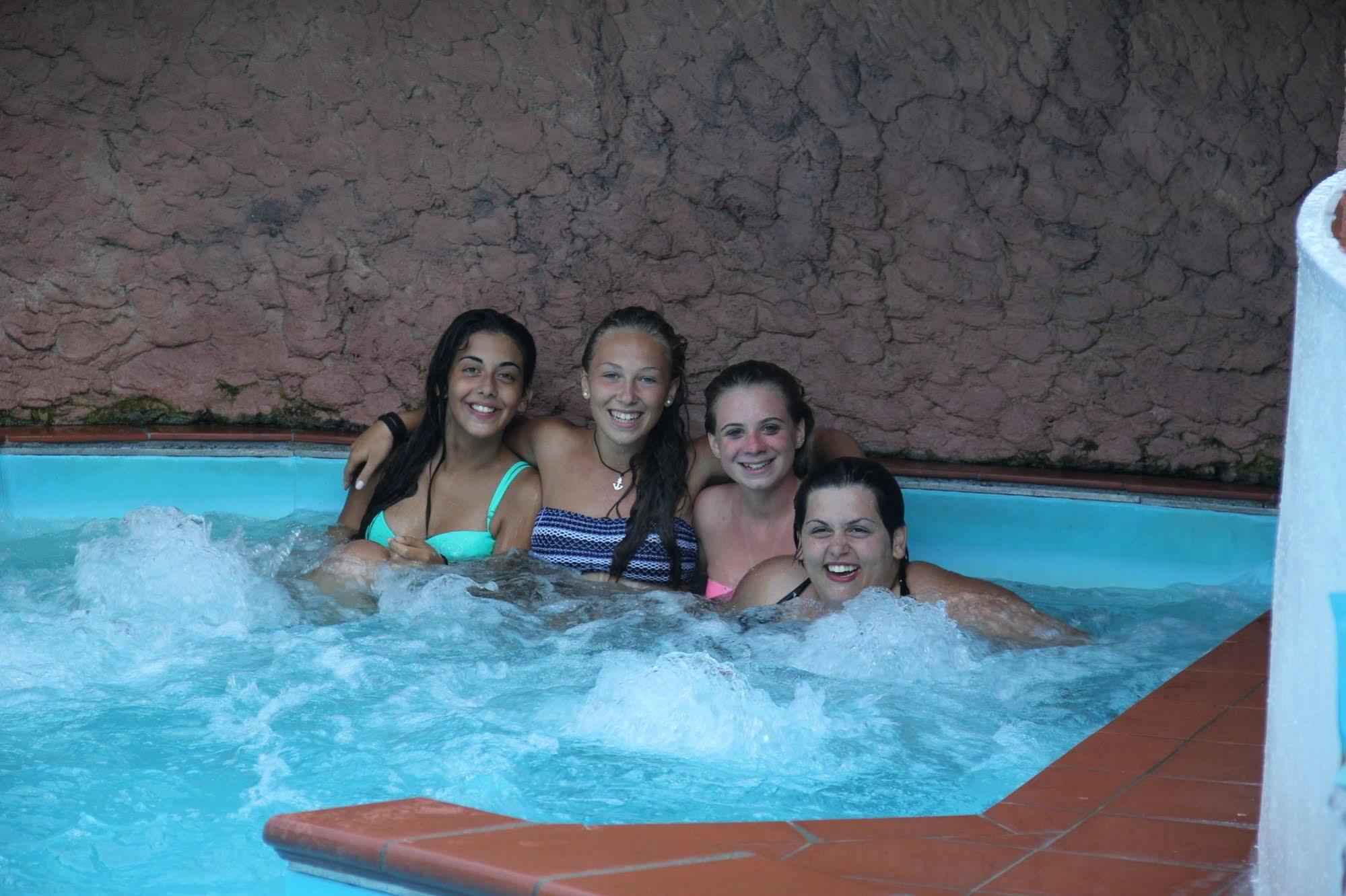 Caravelle Camping Village Ceriale Buitenkant foto