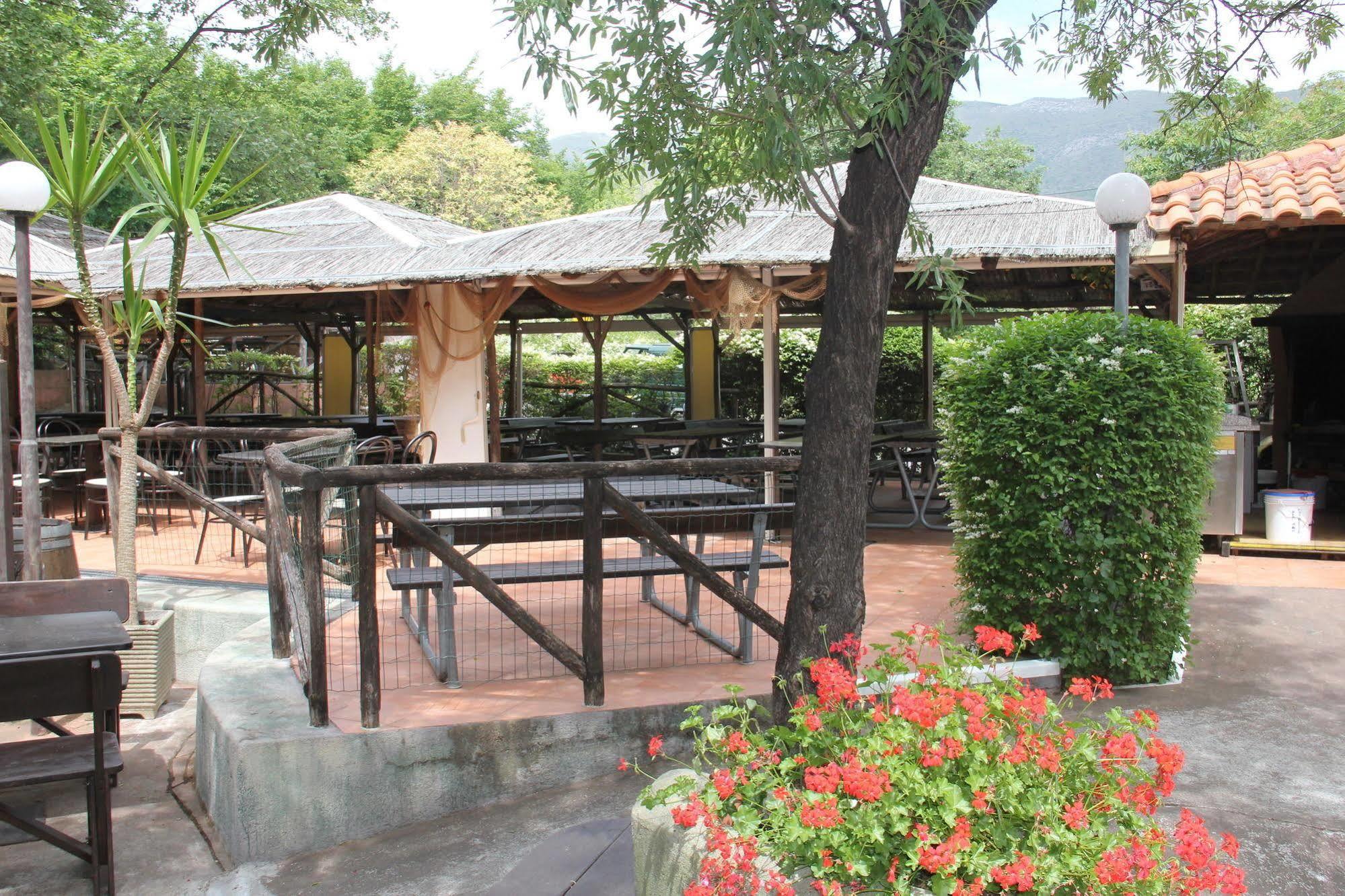 Caravelle Camping Village Ceriale Buitenkant foto